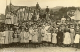La Population réunie au Pont de Zainvillers en 1914